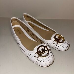 Women’s size 6M Michael Kors flats
